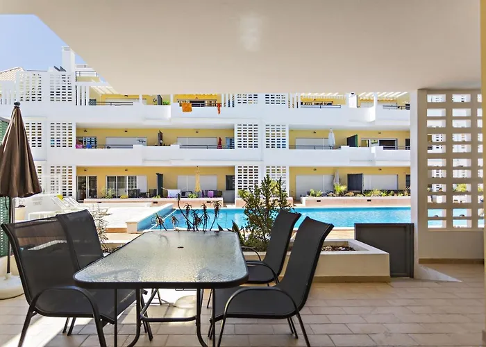 Miranda Cabanas De Tavira